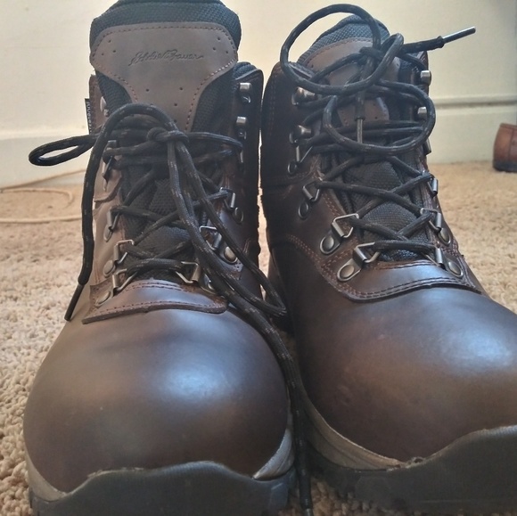 Water Proof Eddie Bauer boots - Picture 3 of 8